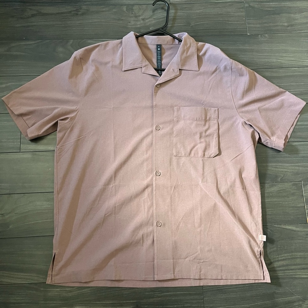 Men's Lululemon Short Sleeve Shirt - Like new - XL - Picture 1 of 2